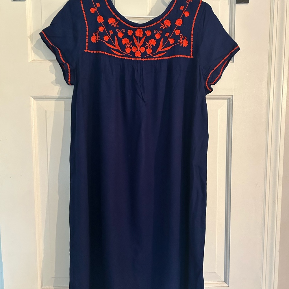 Navy Embroidered Short-Sleeve Shift Dress - red Floral Detail
